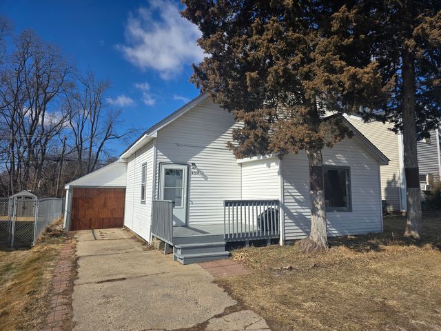 4311 E Wonder Lake Road, Wonder Lake, IL 60097