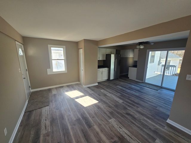 4311 E Wonder Lake Road, Wonder Lake, IL 60097