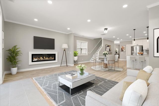 1411 S 6th Avenue, Maywood, IL 60153