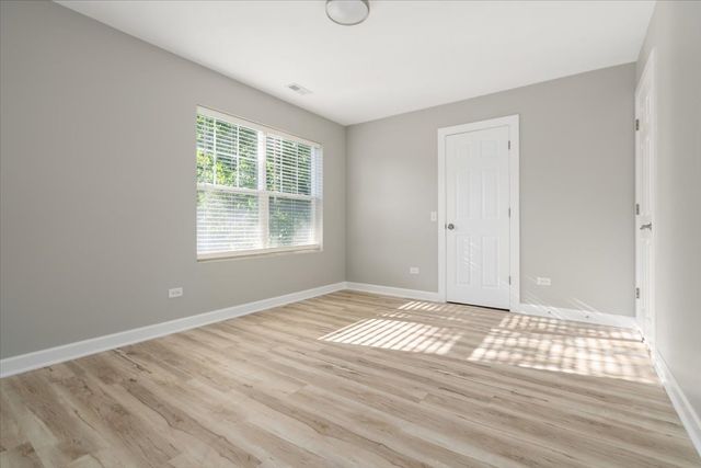 1411 S 6th Avenue, Maywood, IL 60153