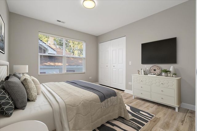 1411 S 6th Avenue, Maywood, IL 60153