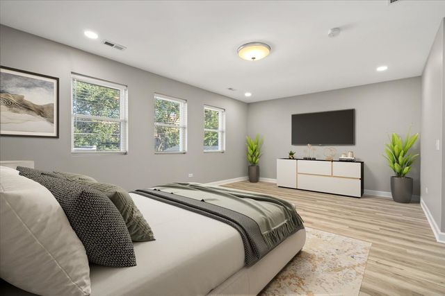 1411 S 6th Avenue, Maywood, IL 60153