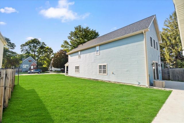 1411 S 6th Avenue, Maywood, IL 60153