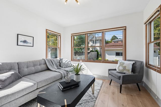 600 8th Avenue, La Grange, IL 60525