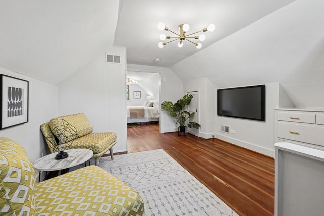 600 8th Avenue, La Grange, IL 60525