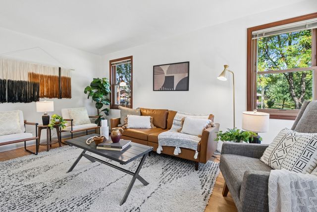 600 8th Avenue, La Grange, IL 60525