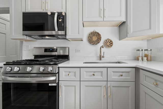 600 8th Avenue, La Grange, IL 60525