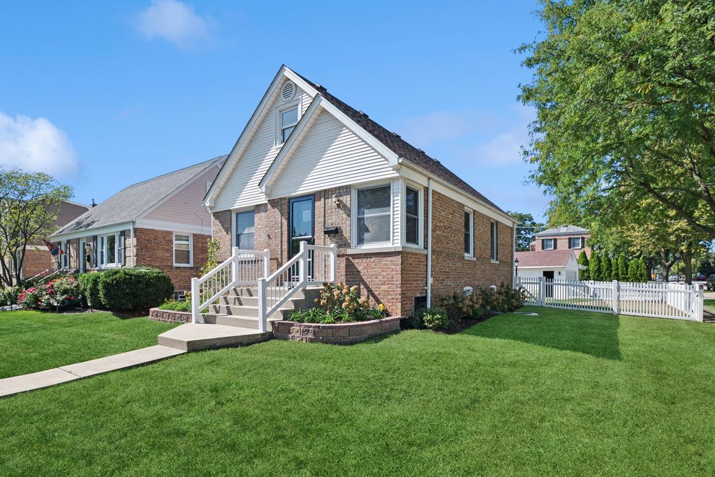 600 8th Avenue, La Grange, IL 60525