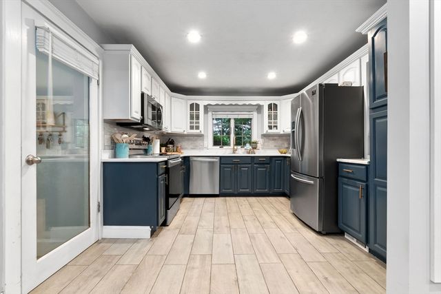 55 Old Ferry Rd, Haverhill, MA 01830