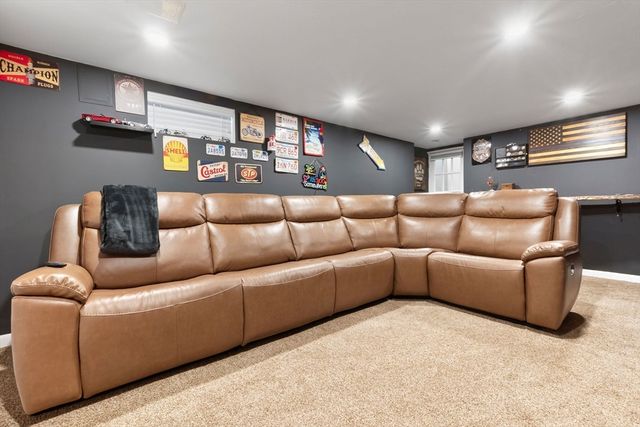 55 Old Ferry Rd, Haverhill, MA 01830