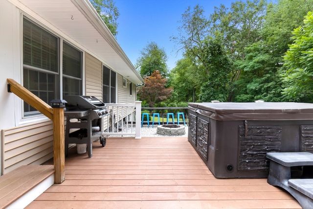 55 Old Ferry Rd, Haverhill, MA 01830