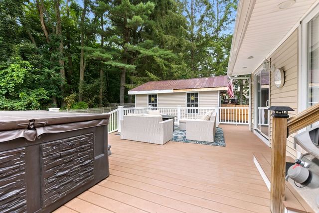 55 Old Ferry Rd, Haverhill, MA 01830