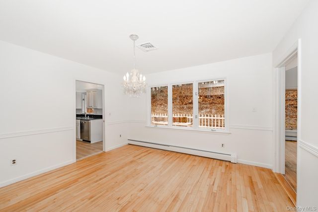 263 N Country Road, Smithtown, NY 11787