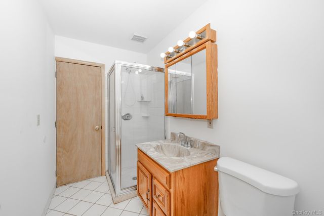 263 N Country Road, Smithtown, NY 11787