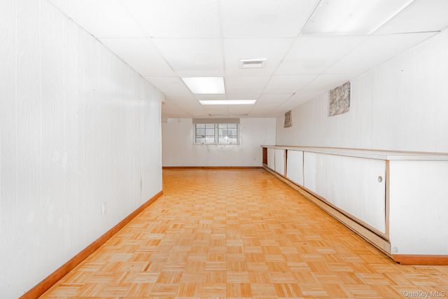 263 N Country Road, Smithtown, NY 11787