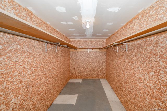 263 N Country Road, Smithtown, NY 11787