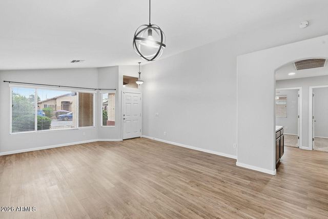 8222 W BEHREND Drive, Peoria, AZ 85382
