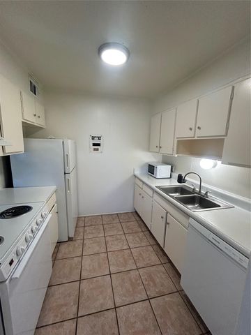 3703 Harmon Ave 207, Austin, TX 78705