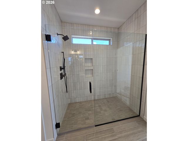 169 E AIREDALE Ave, La Center, WA 98629