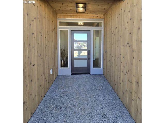 169 E AIREDALE Ave, La Center, WA 98629