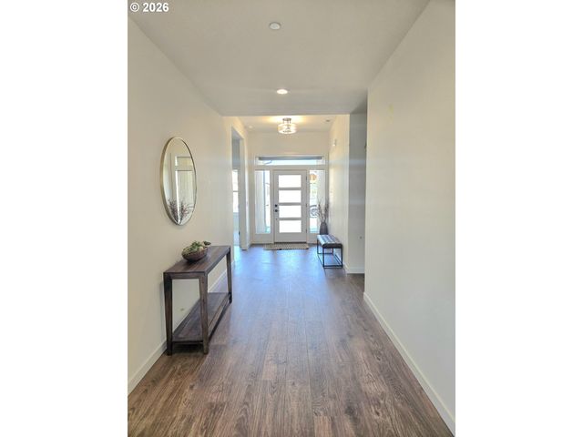 169 E AIREDALE Ave, La Center, WA 98629