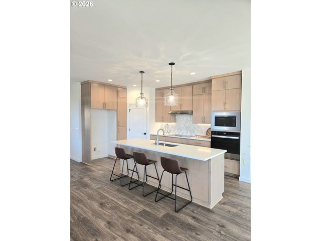169 E AIREDALE Ave, La Center, WA 98629