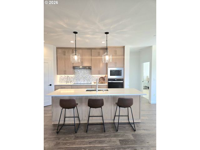 169 E AIREDALE Ave, La Center, WA 98629