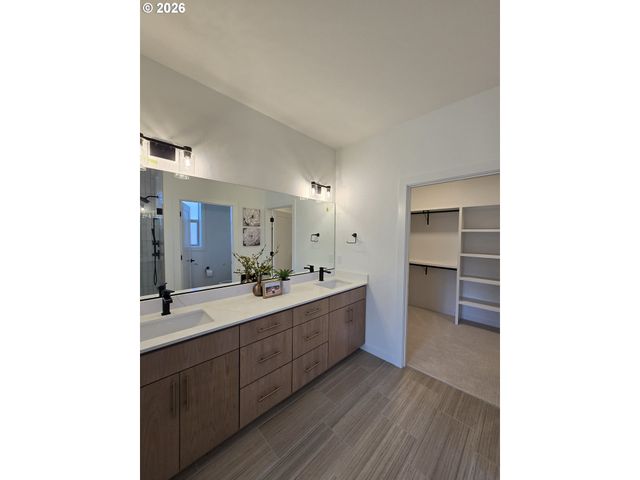 169 E AIREDALE Ave, La Center, WA 98629
