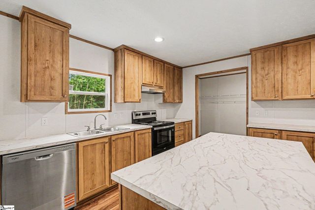 407 Cedar Ridge Drive, Liberty, SC 29657
