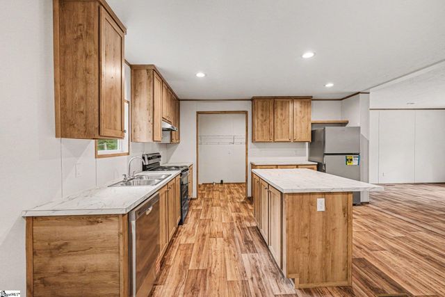 407 Cedar Ridge Drive, Liberty, SC 29657