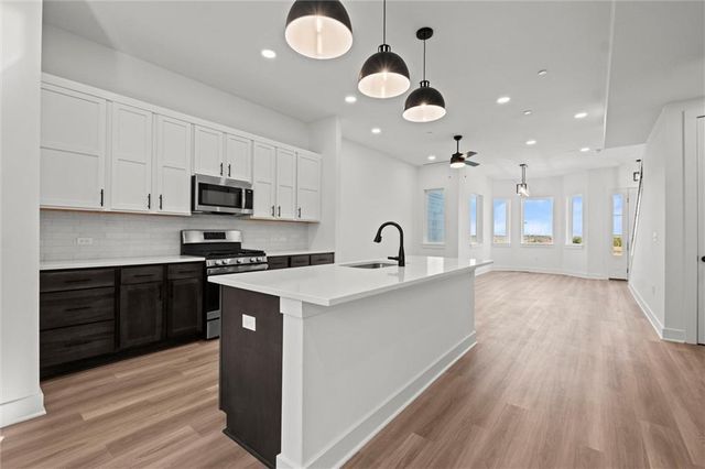 452 SW Brummel Road, Lee's Summit, MO 64081