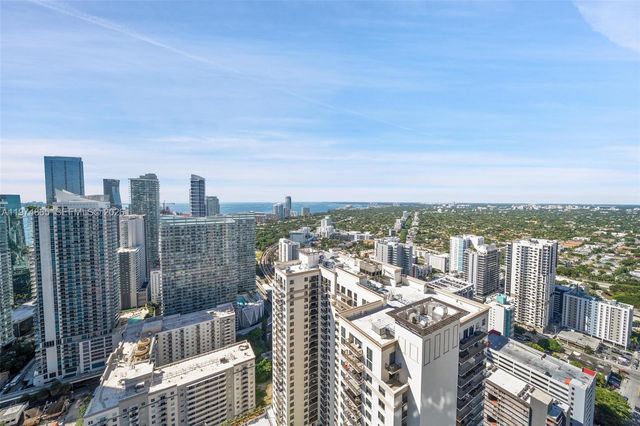 55 SW 9th St 4406, Miami, FL 33130