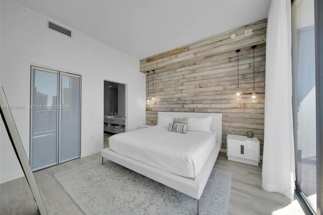 55 SW 9th St 4406, Miami, FL 33130