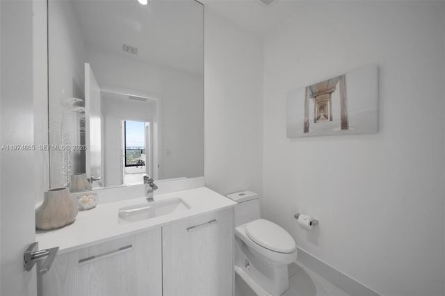 55 SW 9th St 4406, Miami, FL 33130