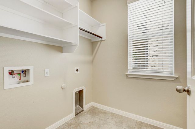356 Quarry LN, Liberty Hill, TX 78642