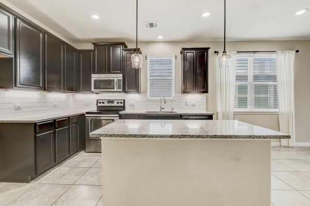 356 Quarry LN, Liberty Hill, TX 78642