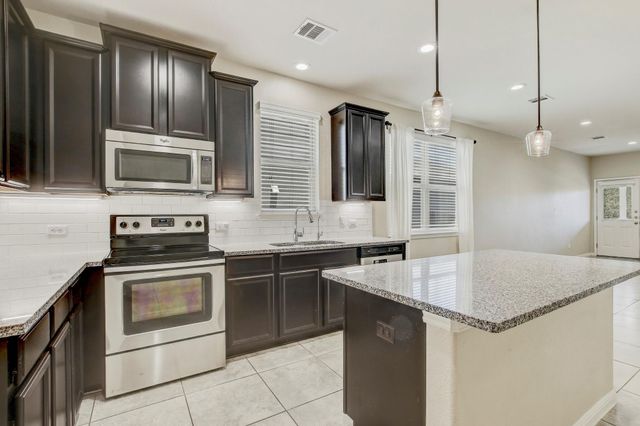 356 Quarry LN, Liberty Hill, TX 78642
