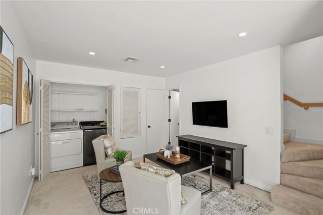 484 E California 8, Pasadena, CA 91106