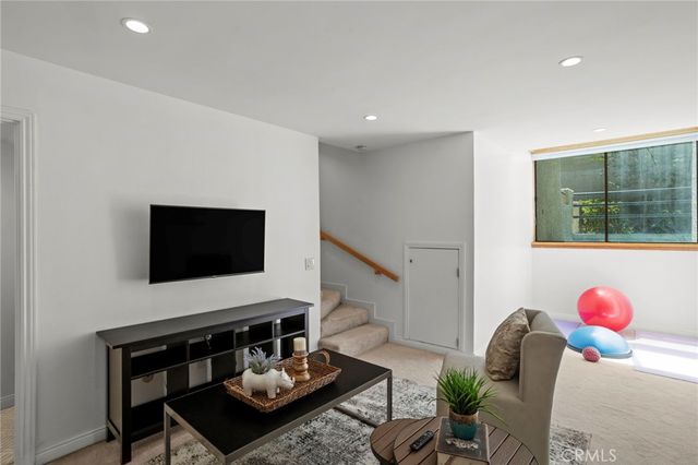 484 E California 8, Pasadena, CA 91106