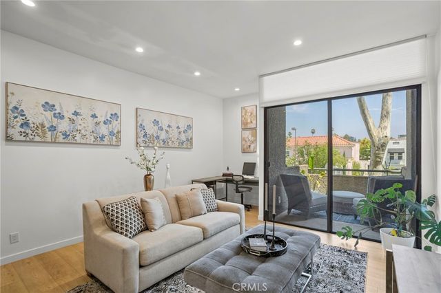 484 E California 8, Pasadena, CA 91106
