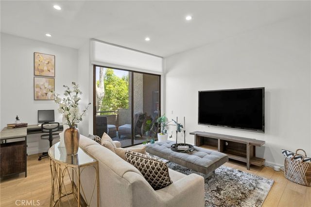 484 E California 8, Pasadena, CA 91106