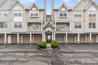 21 Inverness Drive, Edison, NJ 08820