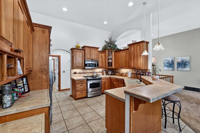 813 E Golden Rd, Spokane, WA 99208