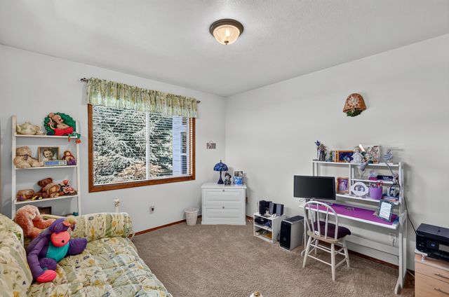 813 E Golden Rd, Spokane, WA 99208