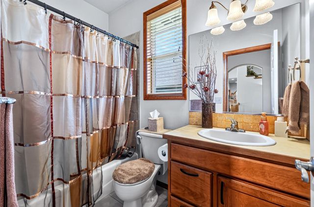 813 E Golden Rd, Spokane, WA 99208
