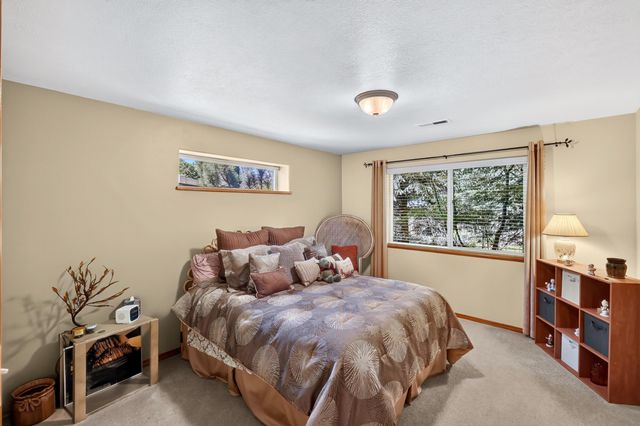 813 E Golden Rd, Spokane, WA 99208