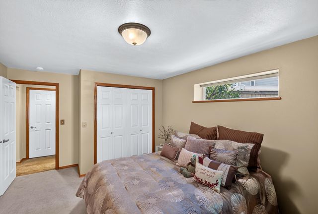 813 E Golden Rd, Spokane, WA 99208