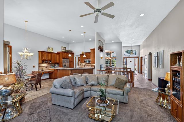 813 E Golden Rd, Spokane, WA 99208