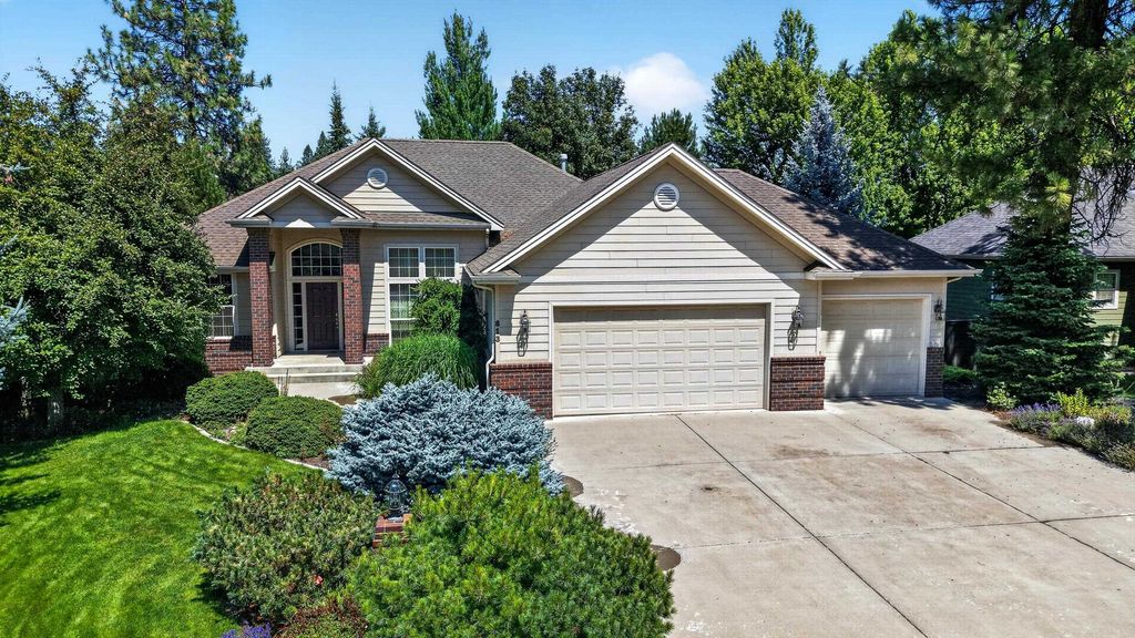813 E Golden Rd, Spokane, WA 99208