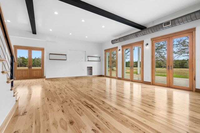 1925 Hills Road, Carmine, TX 78932